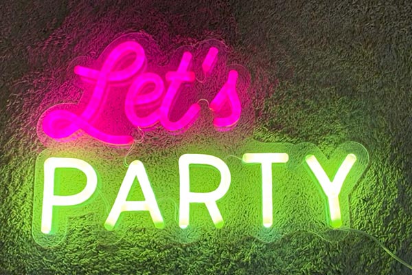 fiesta-neón-letrero