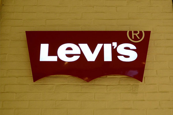 Custom-Light-Up-Signs-Design-Depends-on-Your-Business-Type