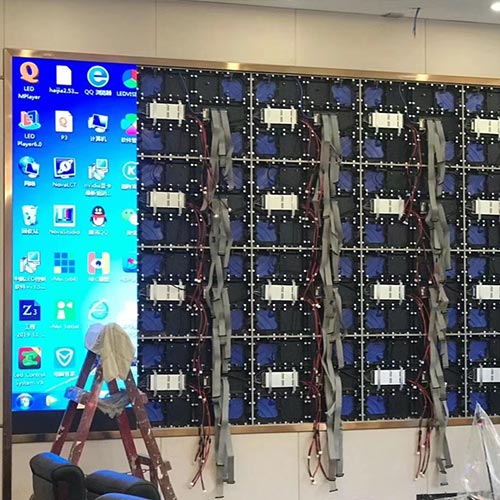 Wall-Mounted-LED-Display