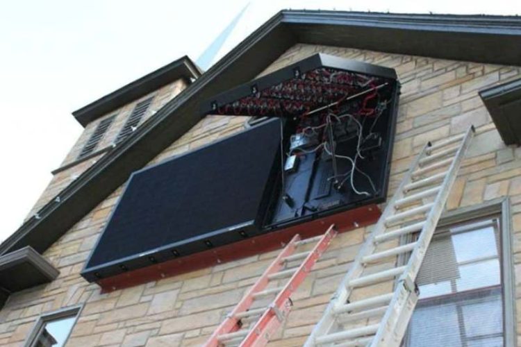 تركيب شاشات LED خارجية مثبتة على الحائط